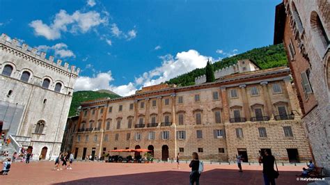 Pictures of Gubbio, photo gallery of Gubbio Italy - ItalyGuides.it