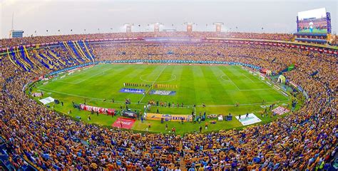 Fiesta En El Uni El Estadio Universitario Cumpli A Os