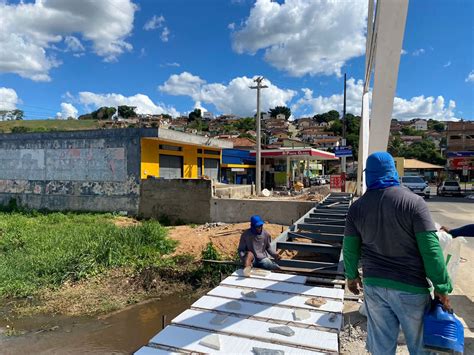 Cartão postal Prefeitura de Medeiros Neto avança na instalação de