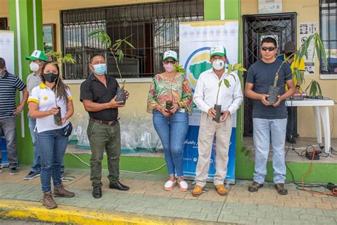 Prefectura de Pastaza entregó alevines y 600 plantas para reforestación