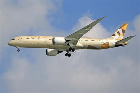Etihad Airways to launch new routes to Krakow, Salalah