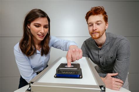 Auf Tuchfühlung mit dem Computer - Smarte Textilien für die