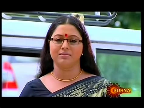 Mallu Serial Actress Lakshmi Priya Navel Through Saree XVIDEOS