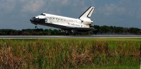 Space Shuttle Discovery Lands Kennedy Space Editorial Stock Photo ...