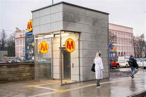 Metro W Warszawie Stacja Pole Mokotowskie Nowe Windy Kronika24 Pl