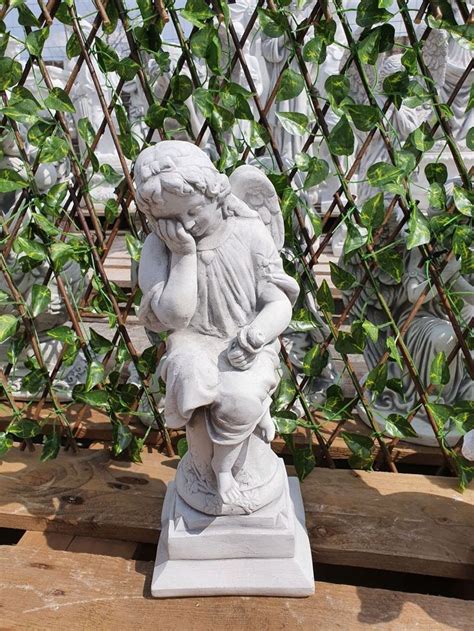 Gartenfigur Engel Sitzend Auf S Ule Antik Gartenfiguren Antik