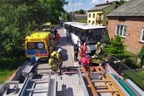 M Kolice Wypadek Szkolnego Autobusu W Akcji Mig Owiec Lpr Kierowca