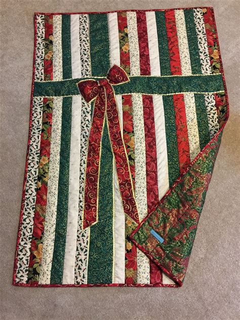 Quilt Patterns Free Christmas Wall Hanging Or Lap Quilt From