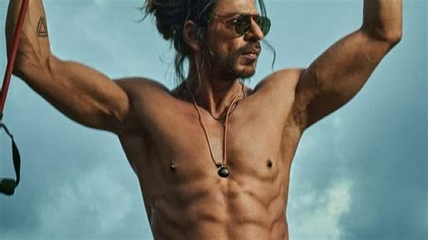 Suhana Shares Shah Rukh Khan S Pathaan Pic With 8 Pack Abs Uhhh My