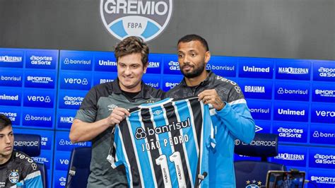 João Pedro surpreende e revela o motivo de ter escolhido o Grêmio