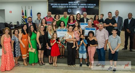 Em sessão solene câmara entrega Diplomas de Gratidão da Cidade de