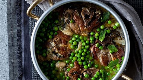 Recipe Lamb Neck Stew with Toum (Garlic) Sauce and Fresh Peas - Foodish