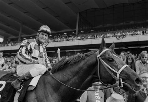 Secretariats Record Setting Belmont Stakes Win To Claim The Triple