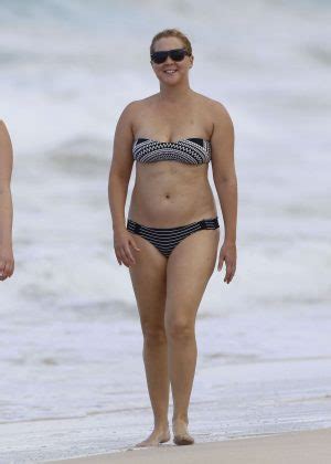 Amy Schumer Wearing A Bikini At A Beach In Hawaii Gotceleb