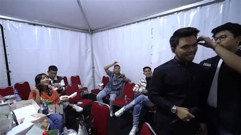 7 Momen Konser Perdana Lagu Baru Thariq Halilintar Fuji Semangat