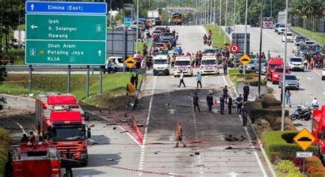 Avi O Cai Em Rodovia Bate Em Carros E Deixa Pelo Menos Mortos Ric