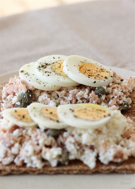 Receta de open sandwich de atún requesón y huevo 2 Bread Slices