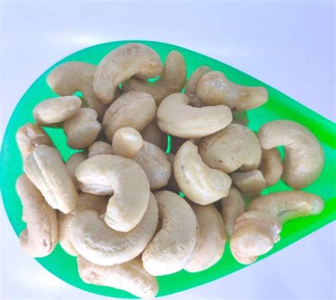 Promo G Kacang Mede Mete Mentah Raw Cashew Jumbo Sulawesi