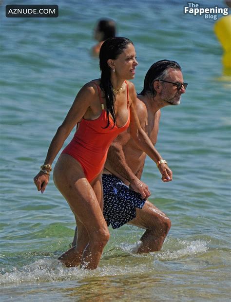 Bethenny Frankel Sexy Spotted Flaunting Her Sultry Figure In A Hot Swimsuit At Saint Tropez