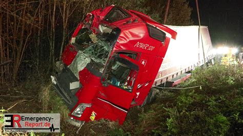 Bab Bei Duisburg Schwerer Unfall Zwischen Zwei Lkw