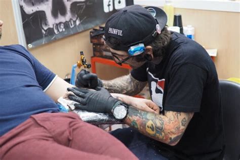 Occitanie Un Premier Salon Du Tatouage XXL Dans Cette Grande Ville Du Gard