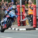 Dunlop Seals Week With Sweet Suzuki Win In Senior Tt Race