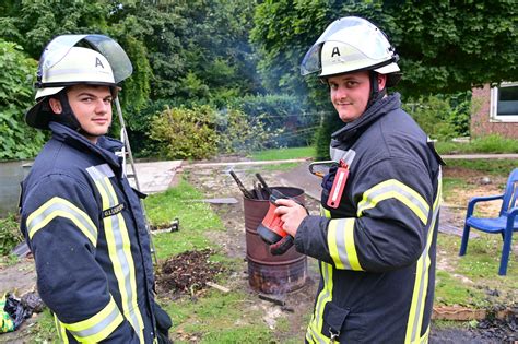 Feuerwehr Wegen Feuertonne Im Einsatz Rheiderland Zeitung