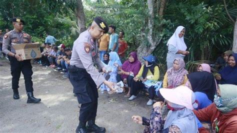 Pengamanan Demo Di Pt Pag Personel Polres Lhokseumawe Berbagi Air