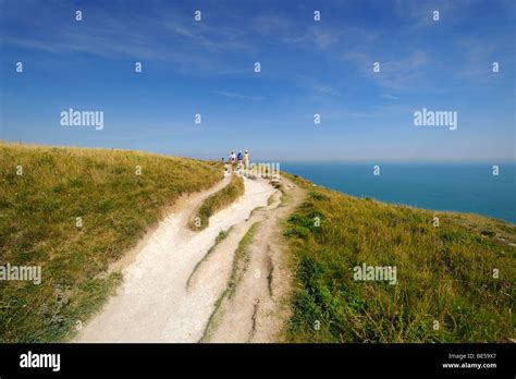 White cliffs dover england hike hi-res stock photography and images - Alamy