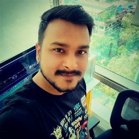 hindi editor editor vinod yadav biography news   nettvu