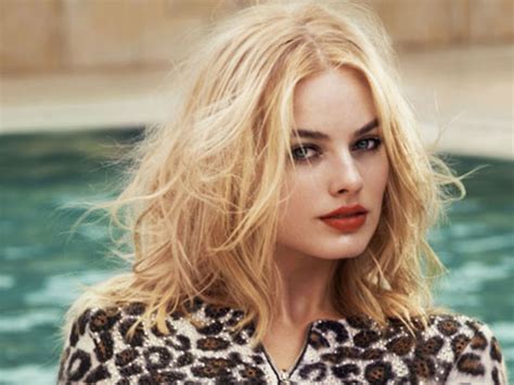 Margot Robbie Held Her Breath For Five Minutes Under Water - Filmibeat