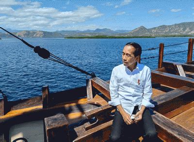 Ini Foto Kebersamaan Presiden Jokowi Dan Ibu Iriana Naik Kapal Pinisi