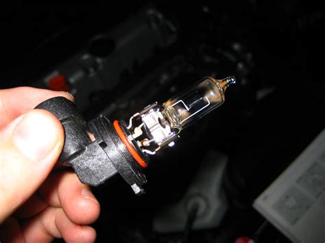 How To Replace Headlight Bulb 2011 Honda Accord How To Repla