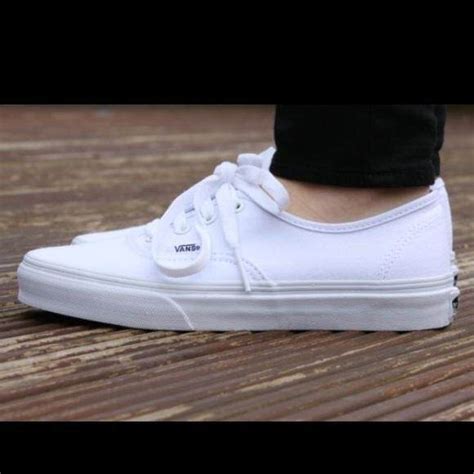 Vans Authentic Classic Black White รองเท้า Sneaker ผ้าใบสีขาว ชาย หญิง