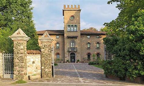 Castles To Stay In Emilia Romagna