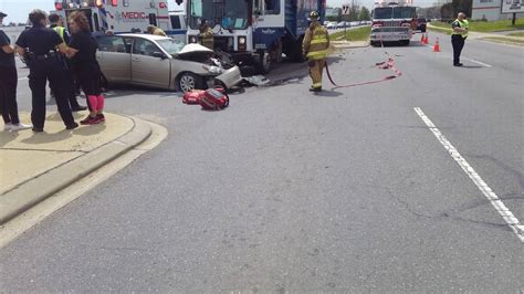 Man Dead In Charlotte Nc Crash With Garbage Truck Rock Hill Herald