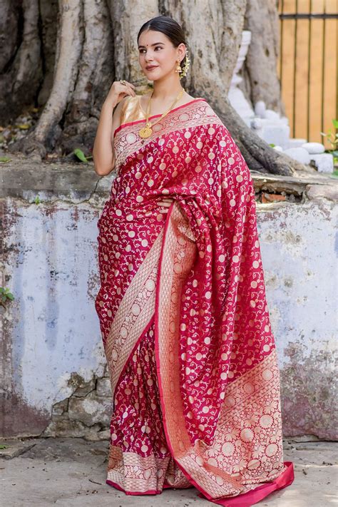 Buy Fuchsia Katan Silk Handwoven Floral Banarasi Saree With Running