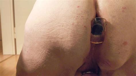 Empujando mi plug anal más grande con chorreo de leche xHamster