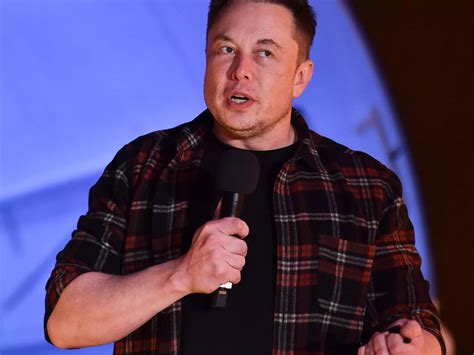 Elon Musk Tells Twitter Staff To Reach Out To Youtubers And Lure Them