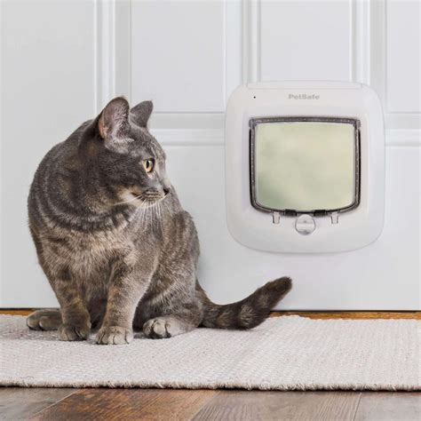 PetSafe Interior and Exterior Cat Door – Microchip RFID Pet Door – 4