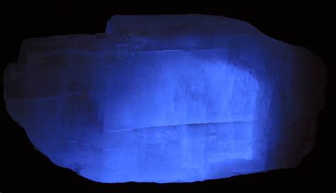 Photographs Of Mineral No 76779 Calcite Fluorescent And