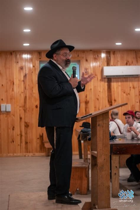 Rabbi Yy Jacobson Addresses Campers On Chayolei Visit Anash Org