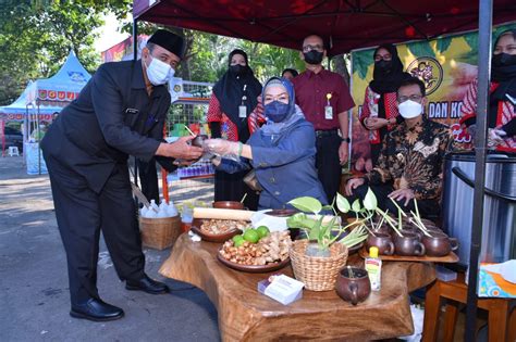 Memperingati Hari Jamu Nasional Pemkab Sukoharjo Gelar Bazar Untuk