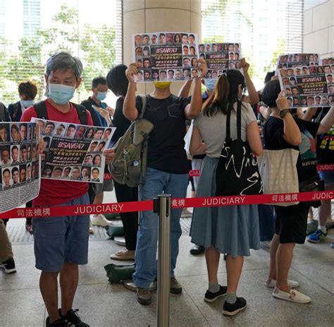 Hong Kong Condena A Los Activistas Por La Democracia