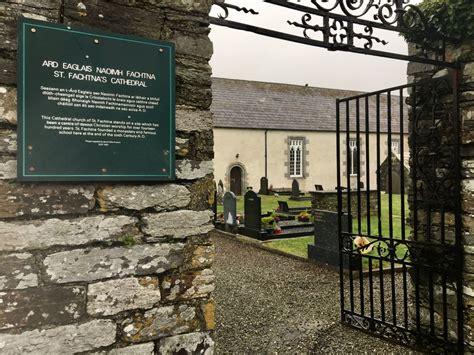 St Fachtnas Church Of Ireland Cathedral Dans County Cork Cimetière