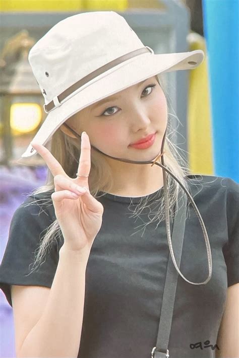 Nayeon Pics On Twitter Rt Hotgirl Lny Twice