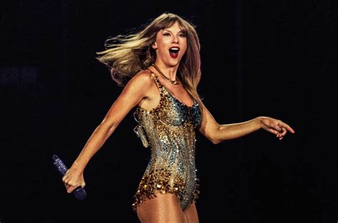 Taylor Swift Reacts to Long Standing Ovation at Eras Tour Show: Watch