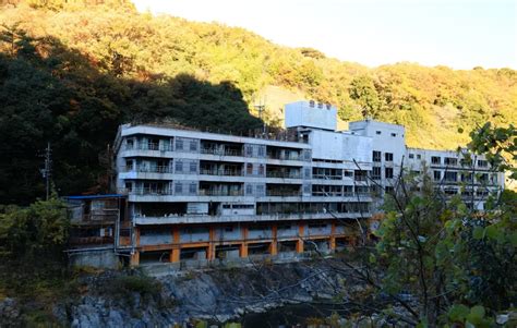 【愛知県最恐の廃墟】千歳楼への行き方と駐車上、見所まとめ｜異世界ひとり旅