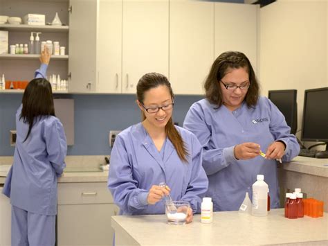 A Day In The Life Of An Institutional Pharmacy Technician Ross Campus