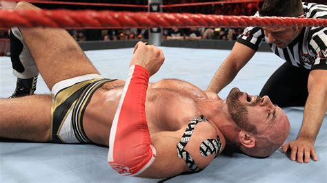 Cesaro Suffers Injury On Raw WWE